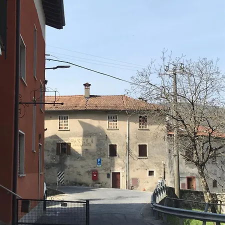 Lejlighed I Bassola Med Gratis Parkering Apartmán